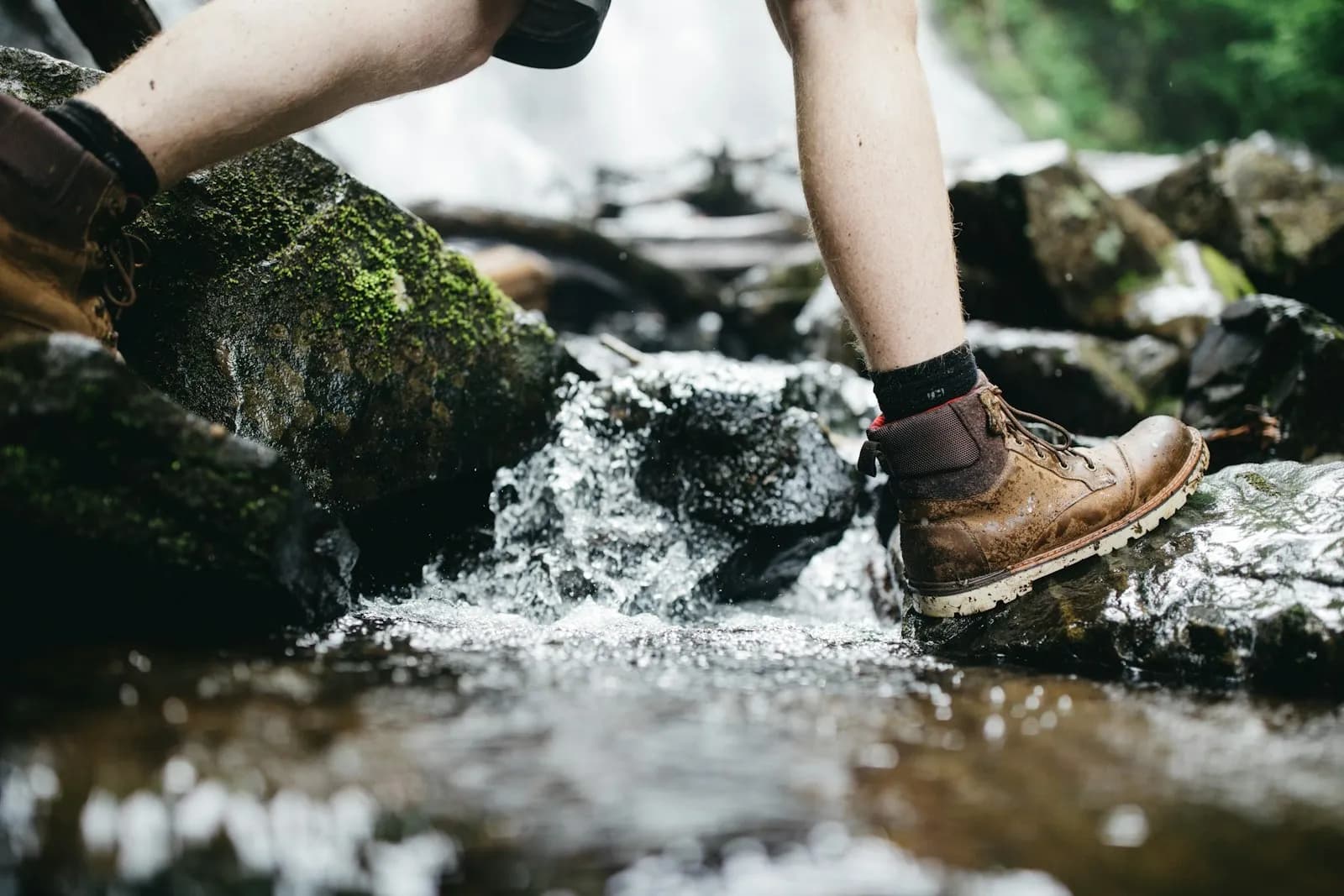 Khumbu Mid Waterproof Trekking Boot EU 42 / Earth brown